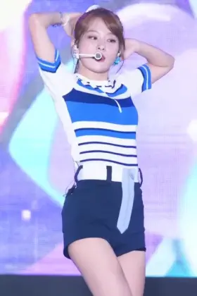 Red Velvet - Seulgi's Jiggly Thighs