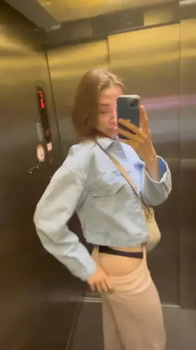 I ride on an elevator while my ass is out