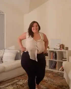 Mal showing just how much of a BBW she’s become