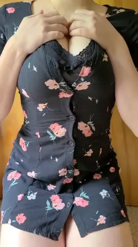 Do You like my tit,💞 Play now💘