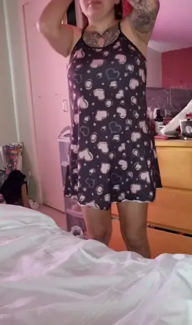 First Post here in a long time. Do you like your woman easily accessible like me? no panties allowed (37)