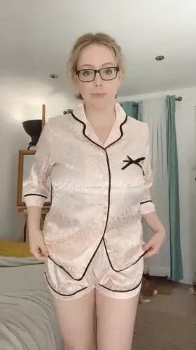 [MF] A professional massage with a MILF takes a sexy turn (F48/M26)