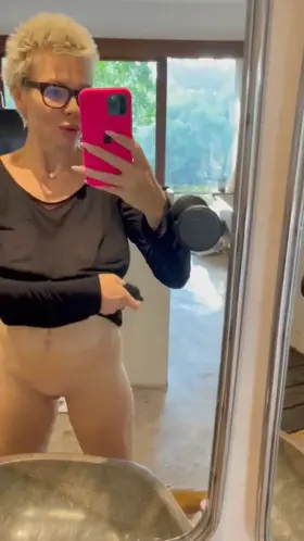 Milf shaking her tits a little