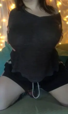 Comfy clothes titty drop