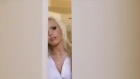 teaching how to eat gf`s pussy