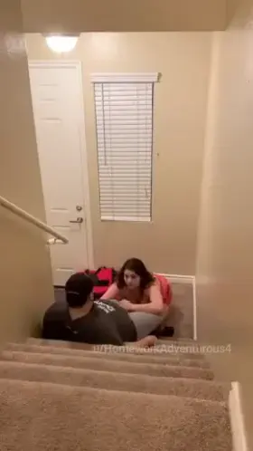 Hubby dared me to seduce the pizza guy [Sound on, click redgifs link]