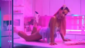 Can somebody here roleplay her for me? Dm me :)