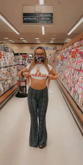 Wyd if you walk down a Safeway aisle and see me flash my boobs like this? 😜