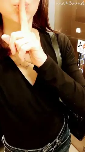 Mom playing peek-a-boo in public 😏