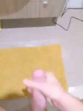 Repainting my bathroom 😋