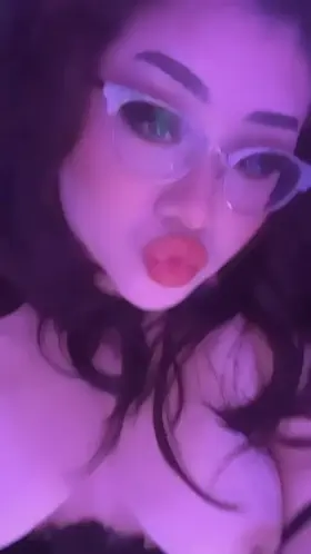 Just a lil peak 😇