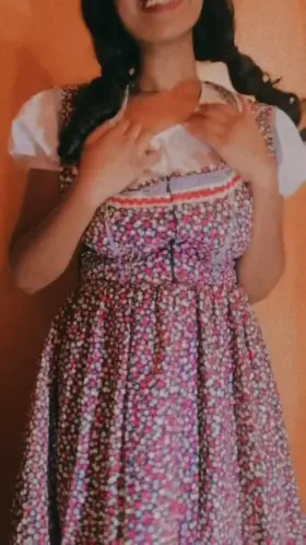 Bet you've never seen an Indian milkmaid before 😋 [Gif]