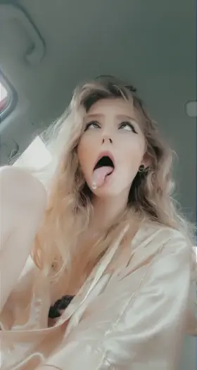 snuck away from my family to be a lil slut in my car~*