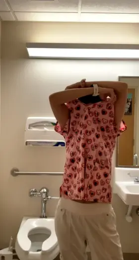 Come to the bathroom 😈