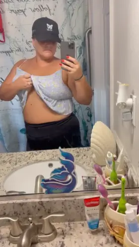 Who wants to play with my natural titties