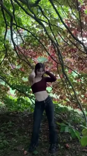 i love showing off my tiny 18 y/o tits 🥰