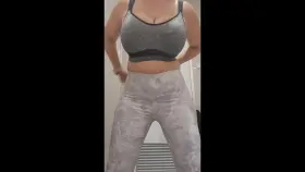 Having a little fun showing off my big boobs and butt in the gym locker room 😉xx 57yo (f) (OC) 🇦🇺