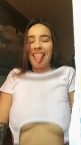 Do you like my tongue?😛