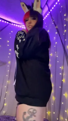 On one hand big hoodies are super comfy, on the other hand you can’t watch me jiggle when I walk