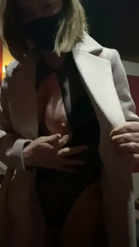 Would you eat my snacks at the movie? (F)