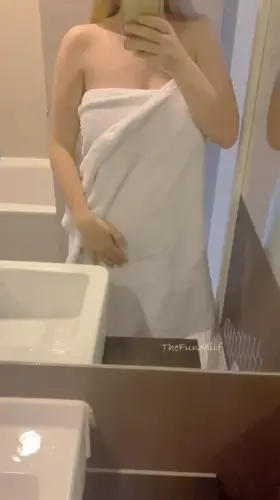 Milf x3 wanting to be a fuckdoll again!