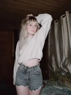 What would you do to my tiny body if you was here with me?😈