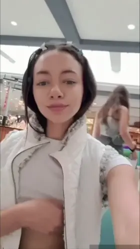 Flashing my Tits at the Mall is such a rush... [F]