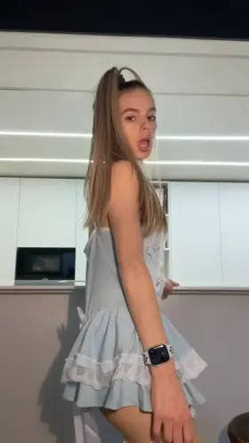 I’d like to be your horny little slut 💕