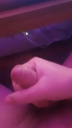 Longer wank with cumshot....