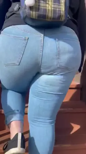 I should do this video again but no pants, right?😁