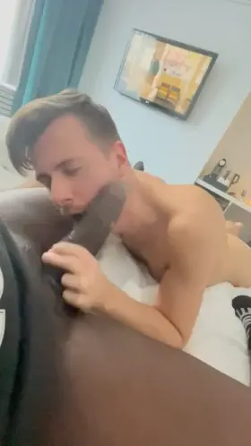 Slapping a bbc on my face 😘