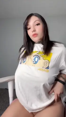 Keep my boobs warm with your hands