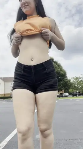 I get so horny from exposing myself 🙈🙊