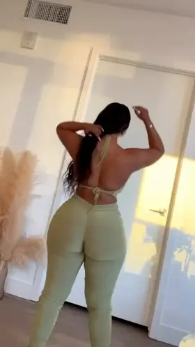 Sunday chocolate (@msrtaye)