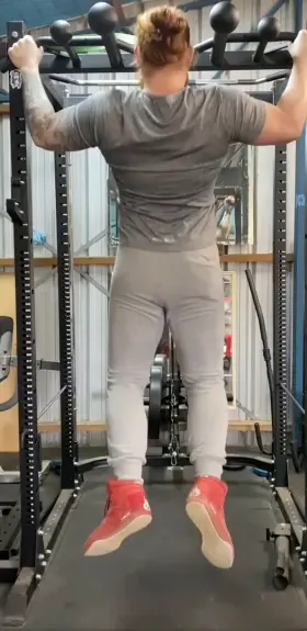 Who else loves (M)ondays?! Here’s me doing something 🤷🏼‍♂️