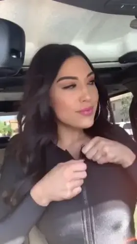 THOSE MELONS 🍈CANT BE STORED 👇👇GET HER 45GB ALBUM IN COMMENTS 👇👇