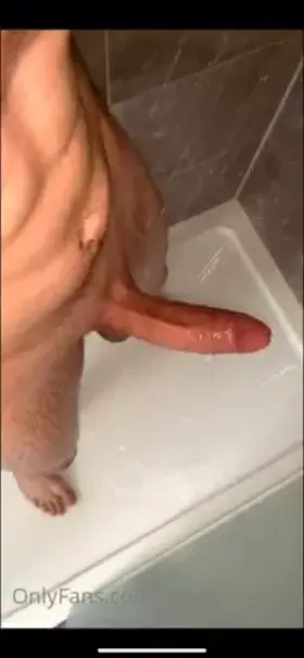 anyone else love fucking in the shower?😈