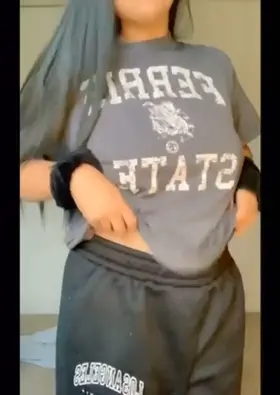 Anyone here like busty Latina girls?