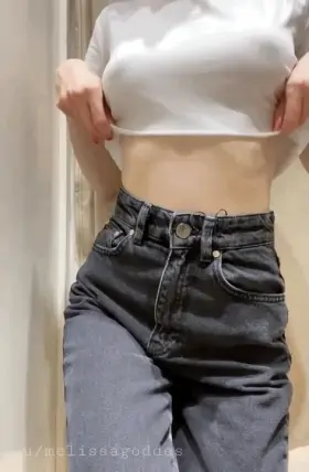 Catching the situation in the fitting room [OC]