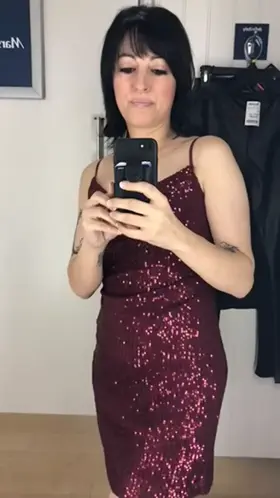 Dressing room fantasy has me super horny lately🤭🤭40[F]