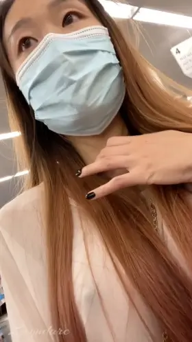 I was just doing some shopping, but everyone kept staring at me! I wonder why?