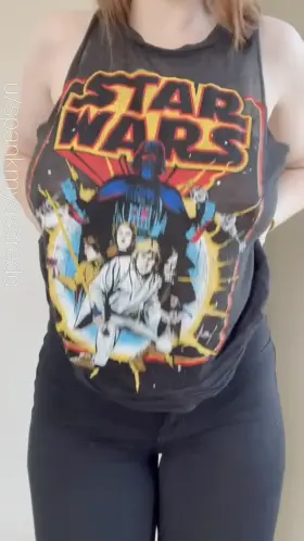 Dropping out of my Star Wars shirt 🤓