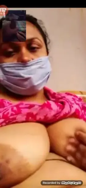 Bangladeshi Married Bhabi Showing On VideoCall link in comment