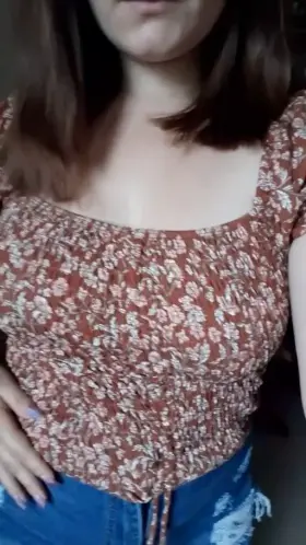[Video] Will you play with them? 🥺 (24F)