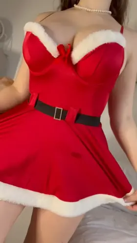 24[F] Up:vo:te this if your cock is bigger than 4.6 inches sc: miahlap