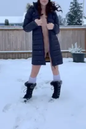 You wanna be my neighbor and warm me up?