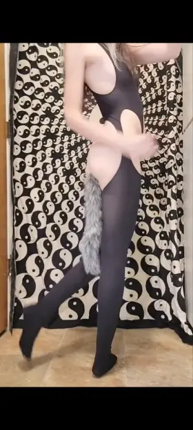 How would you like getting stoned with and fucking a slutty kitty girl? 😻🥵😈💦