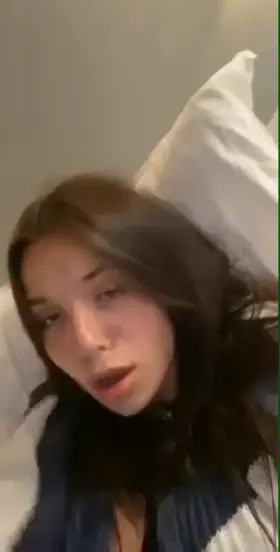 20[F] Hit the up arrow for a surprise in your DMs! I am one of the girls that actually sends [Snp: Sumirudrya ]