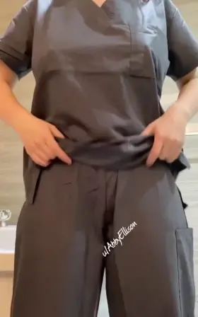 DO YOU LIKE BOOBS (free content in the comments )