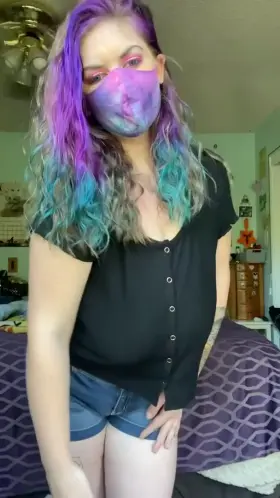 Haven’t shown my boobies off in a while. 😝